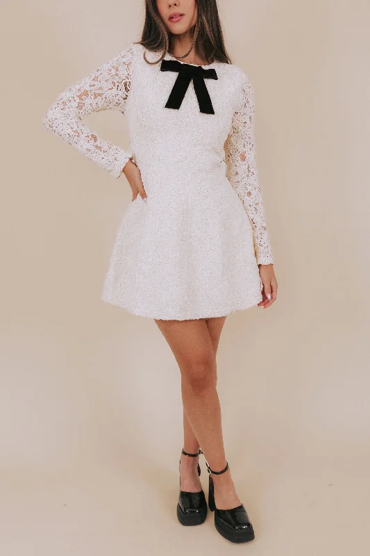 Hurry In puff sleeve dressBeautiful Moments Dress