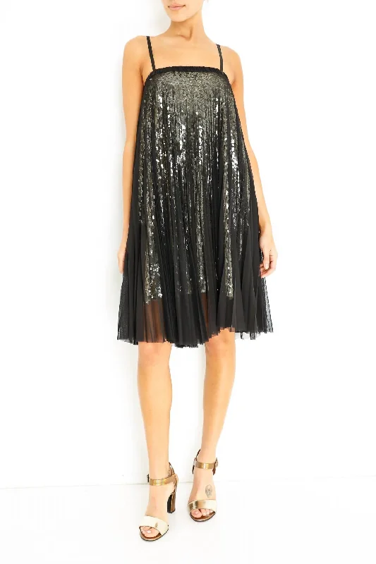Act Fast bodycon dressLayer Dress In Black