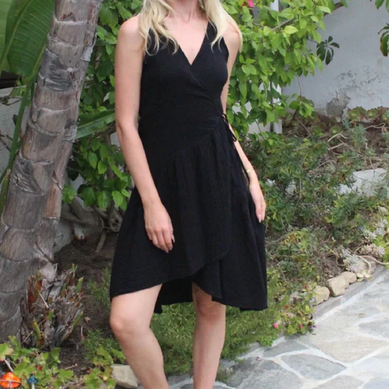 Deal of the Day t-shirt dressLayla Dress In Black
