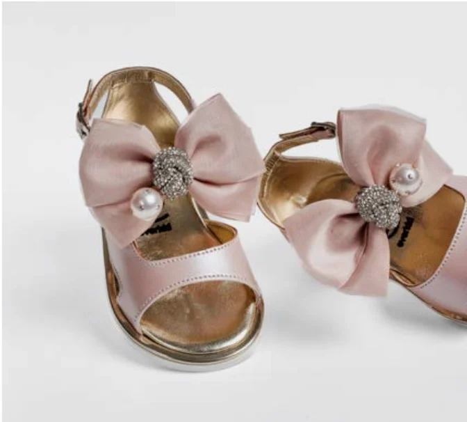 Final Markdown flowy evening dressEver Kid Pink Formal Shoe