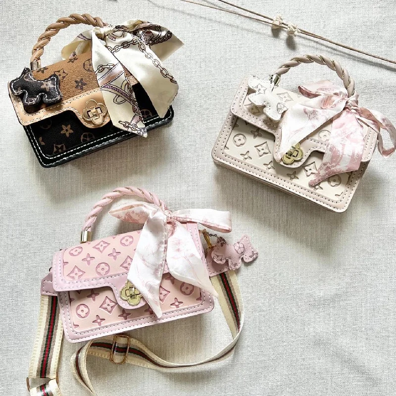 Limited Availability vintage-inspired dressClassic Faux Leather Print Bag